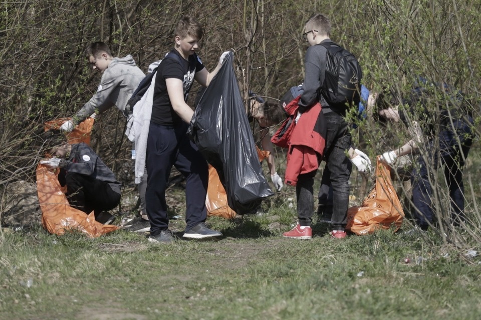 Соревнования по сбору и сортировке мусора «Чистые игры» Соревнования по сбору и сортировке мусора «Чистые игры»
