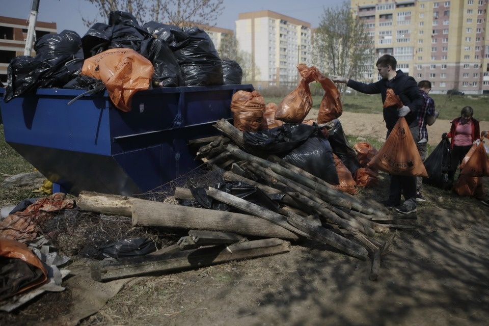 Соревнования по сбору и сортировке мусора «Чистые игры» Соревнования по сбору и сортировке мусора «Чистые игры»