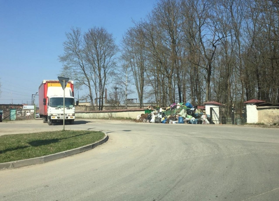 «Экопром» вывез мусор с псковских кладбищ после отказа подрядчика