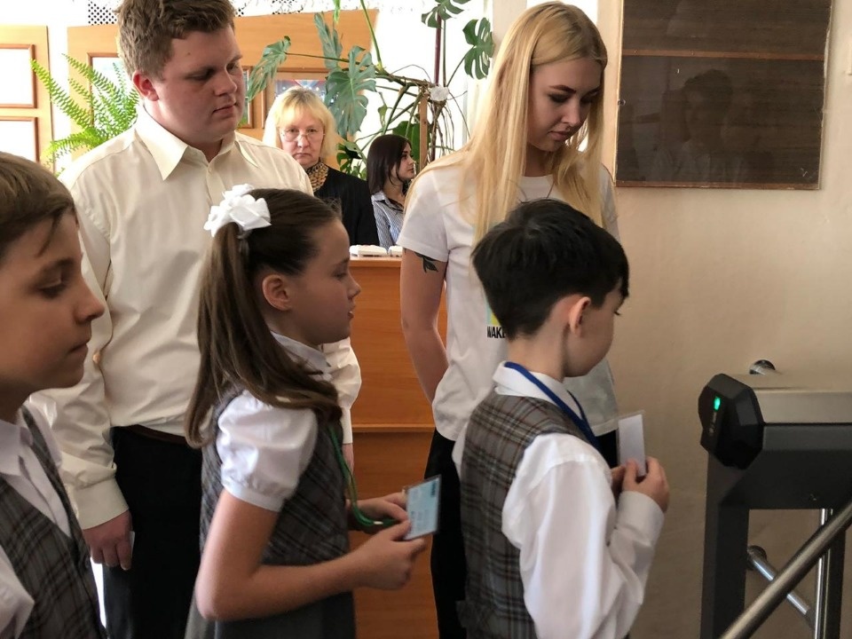 Сбербанк внедряет в псковские школы инновационные технологии