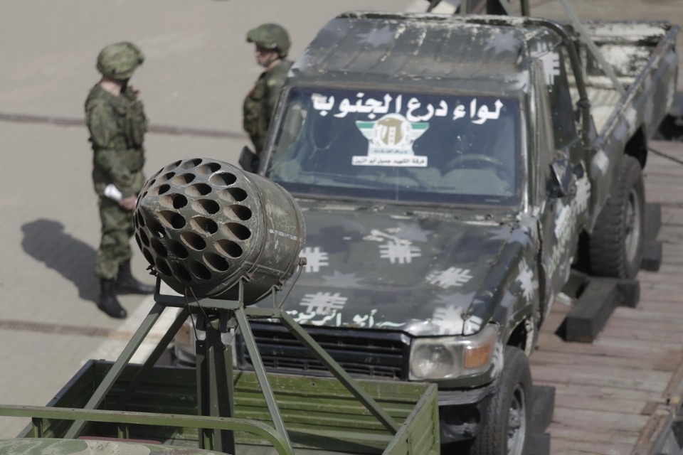 Псковичи увидели военную технику сирийских террористов Псковичи увидели военную технику сирийских террористов