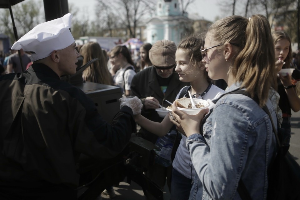 Псковичи увидели военную технику сирийских террористов Псковичи увидели военную технику сирийских террористов