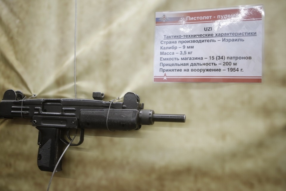 Псковичи увидели военную технику сирийских террористов Псковичи увидели военную технику сирийских террористов