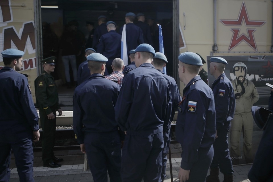 Псковичи увидели военную технику сирийских террористов Псковичи увидели военную технику сирийских террористов
