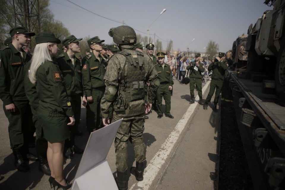 Псковичи увидели военную технику сирийских террористов Псковичи увидели военную технику сирийских террористов