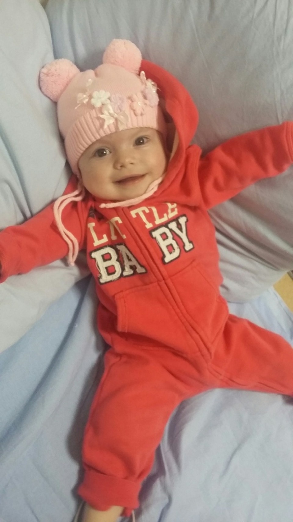 Более 17 тысяч рублей собрали на лечение псковички Ани Струковой на Пасхальном фестивале