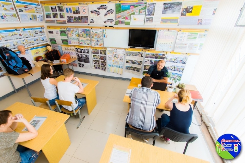 «Автошкола Гарант Успеха» стала партнёром Эстафеты «Псковской правды»