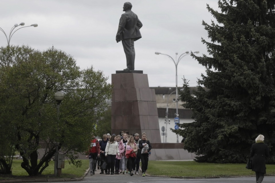 Парад участников Эстафеты «Псковской правды»
