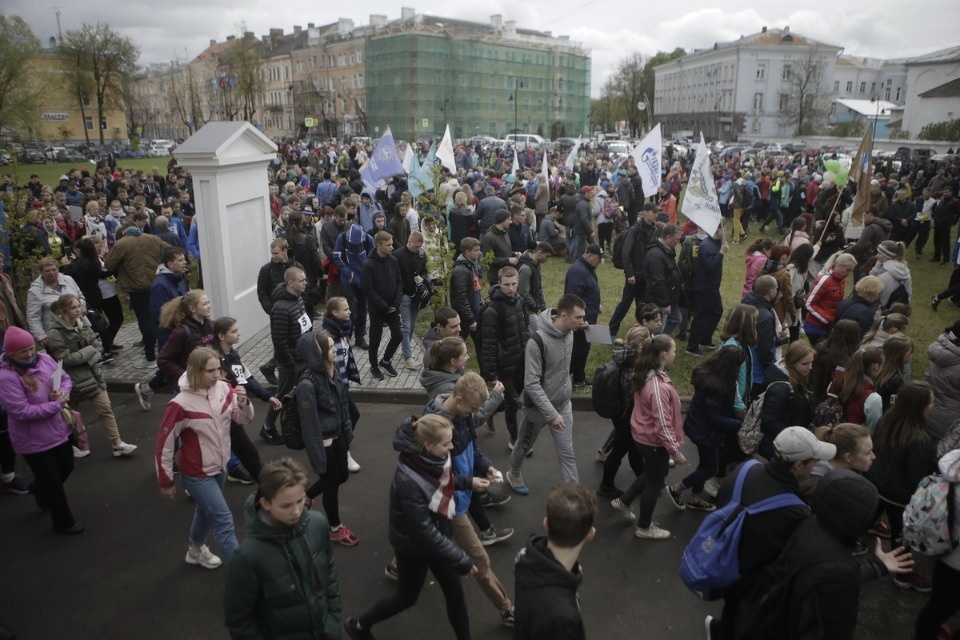 Парад участников Эстафеты «Псковской правды»