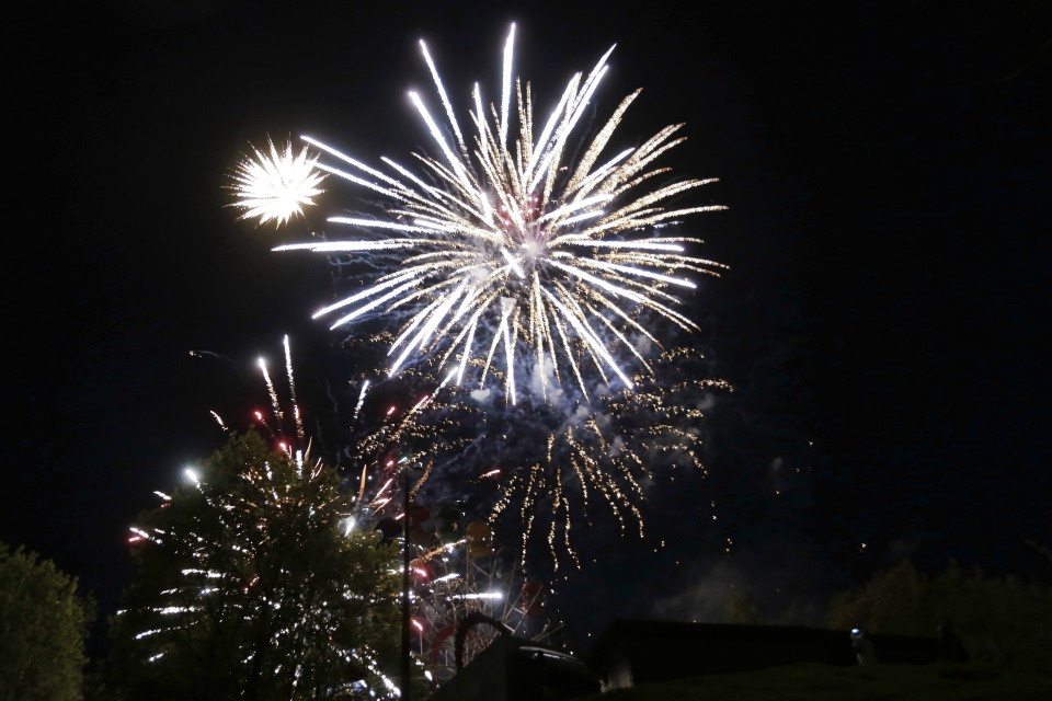 Праздничный салют в небе над Псковом продлится 7 минут