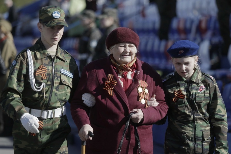 Парад Победы прошел в Пскове Парад Победы прошел в Пскове