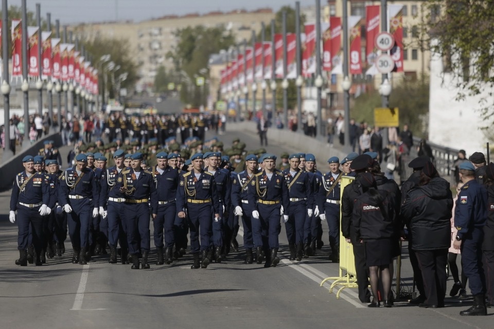 Парад Победы прошел в Пскове Парад Победы прошел в Пскове