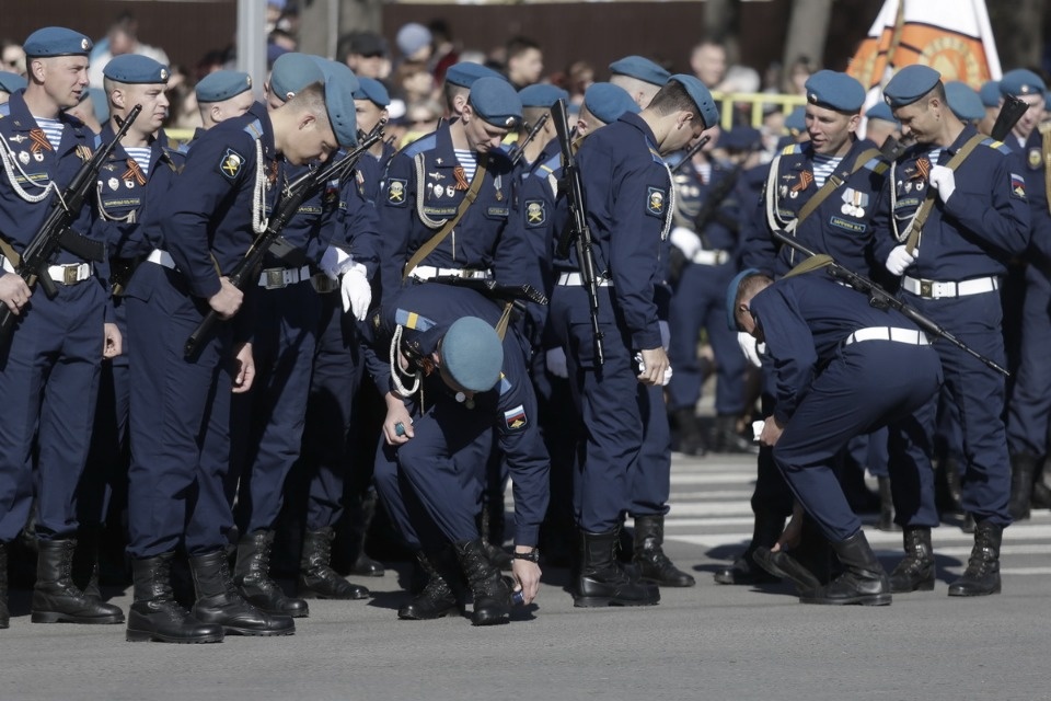 Парад Победы прошел в Пскове Парад Победы прошел в Пскове