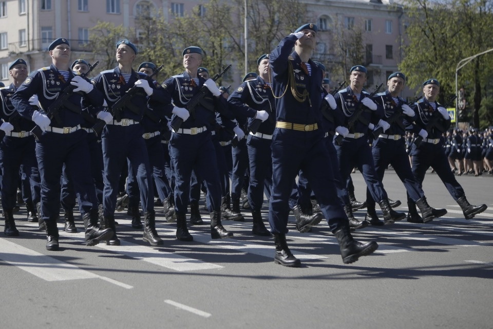 Парад Победы прошел в Пскове Парад Победы прошел в Пскове