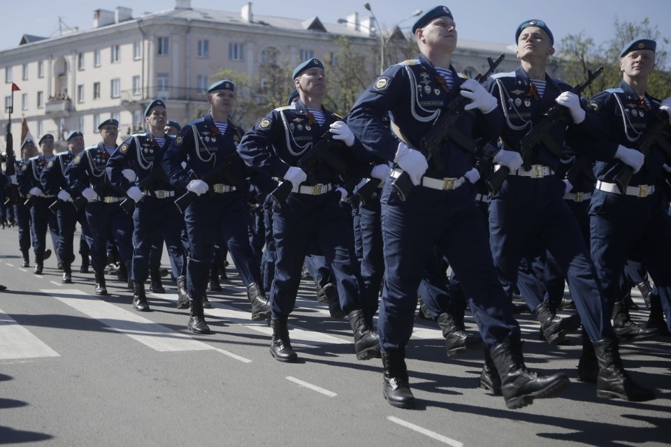 Парад Победы прошел в Пскове Парад Победы прошел в Пскове