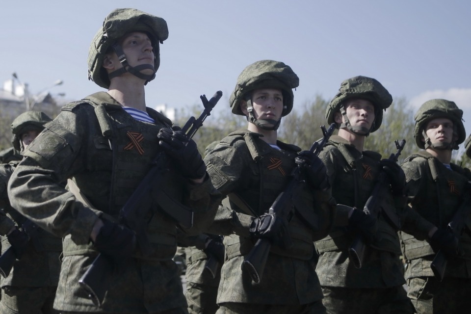 Парад Победы прошел в Пскове Парад Победы прошел в Пскове