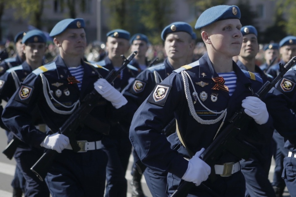 Парад Победы прошел в Пскове Парад Победы прошел в Пскове