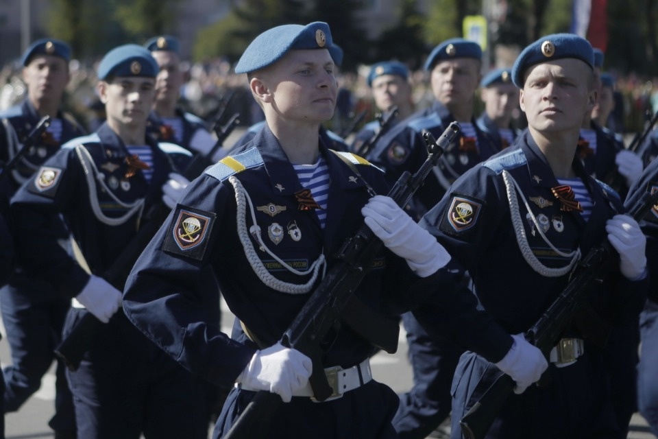 Парад Победы прошел в Пскове Парад Победы прошел в Пскове