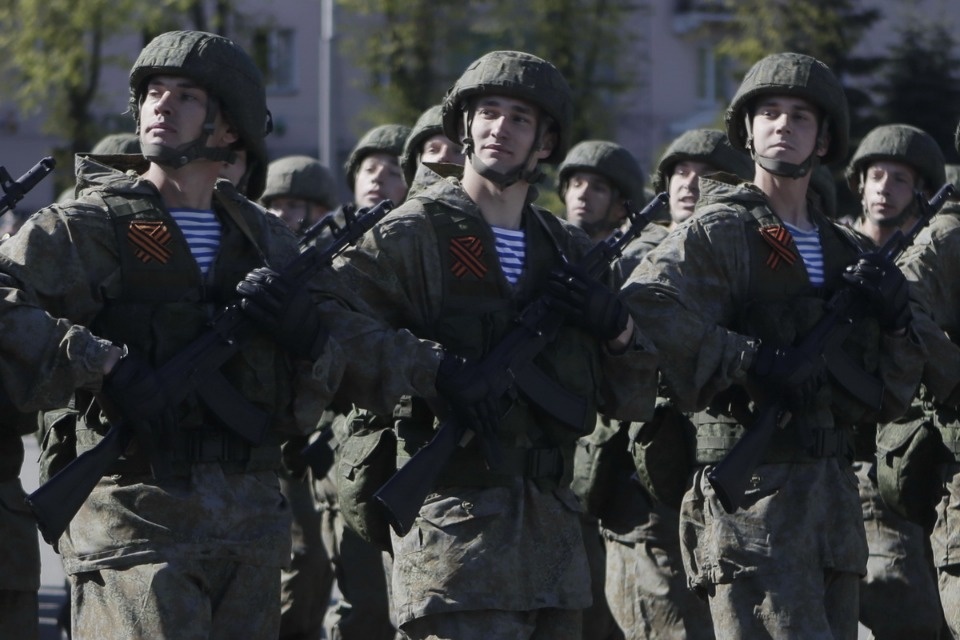 Парад Победы прошел в Пскове Парад Победы прошел в Пскове