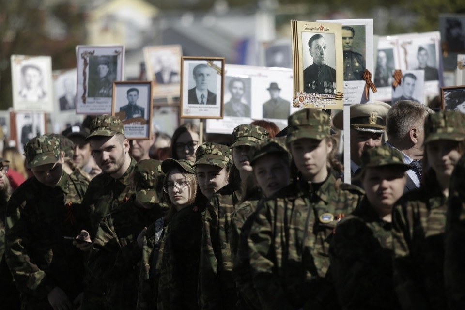«Бессмертный полк» прошел по центральным улицам Пскова