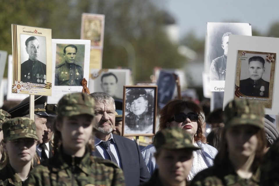 «Бессмертный полк» прошел по центральным улицам Пскова