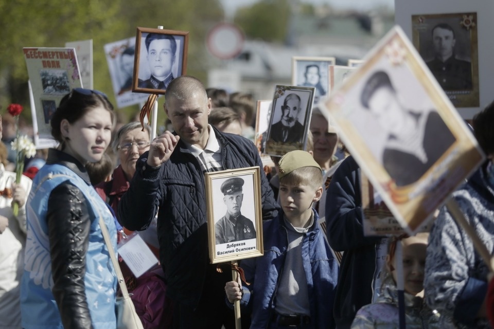 «Бессмертный полк» прошел по центральным улицам Пскова