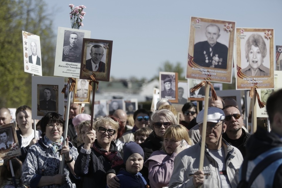 «Бессмертный полк» прошел по центральным улицам Пскова