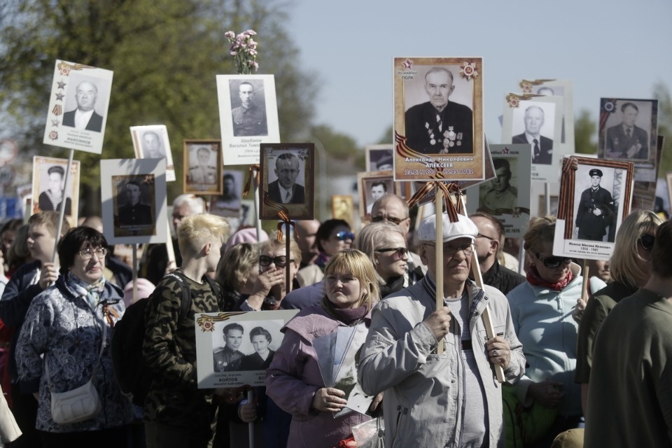 «Бессмертный полк» прошел по центральным улицам Пскова