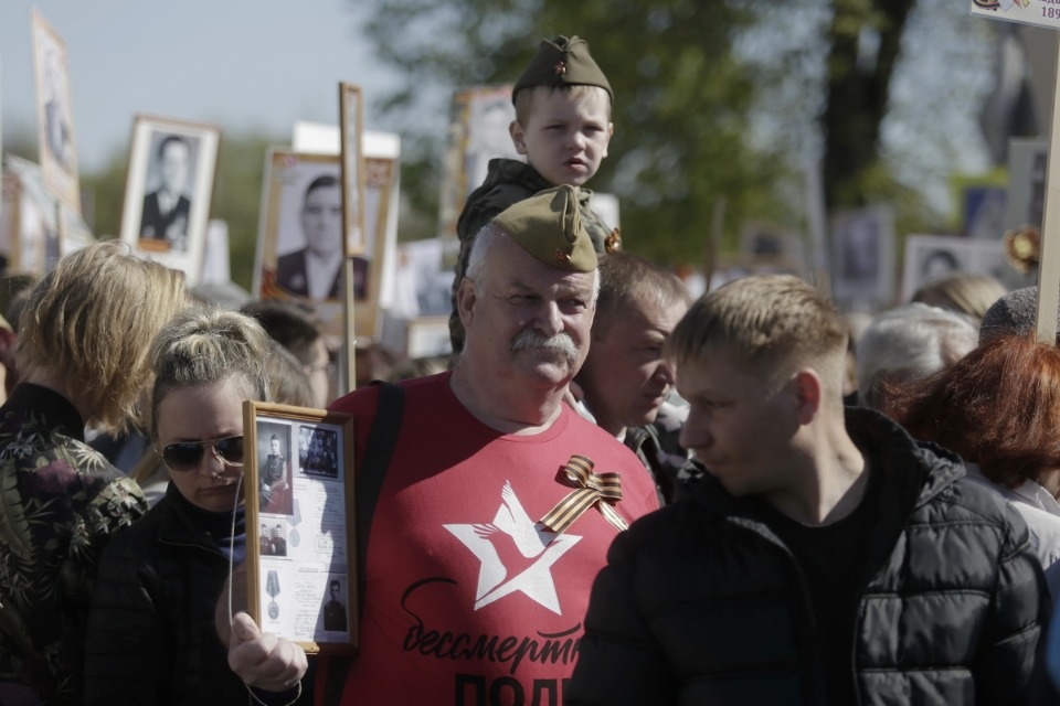 «Бессмертный полк» прошел по центральным улицам Пскова