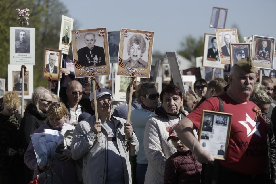 «Бессмертный полк» прошел по центральным улицам Пскова