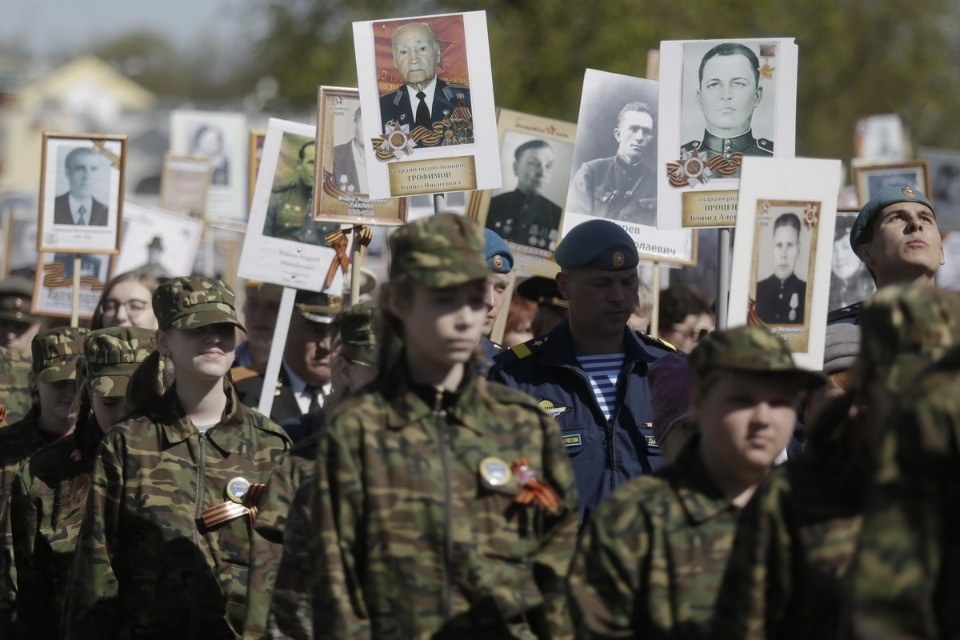 «Бессмертный полк» прошел по центральным улицам Пскова