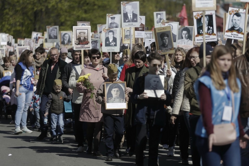 «Бессмертный полк» прошел по центральным улицам Пскова