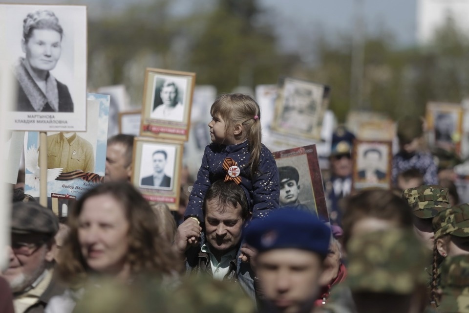 «Бессмертный полк» прошел по центральным улицам Пскова