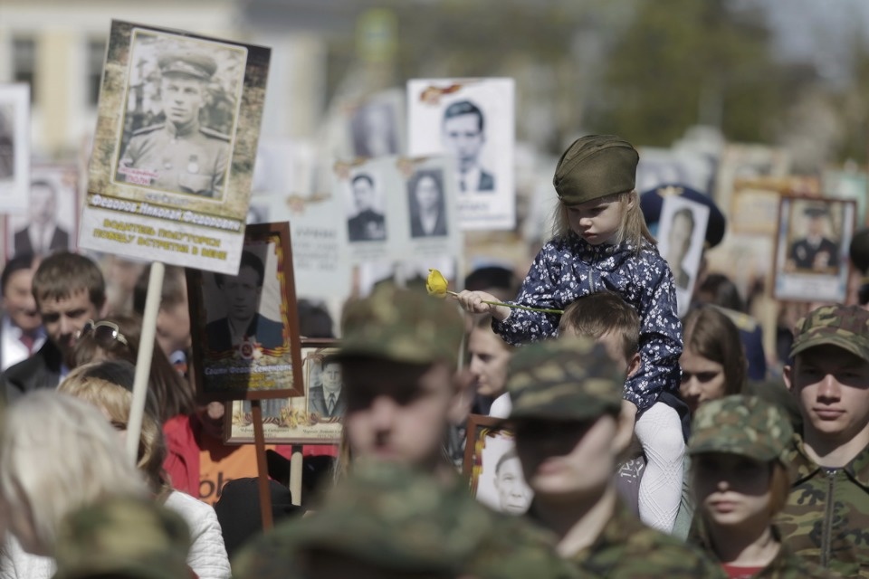 «Бессмертный полк» прошел по центральным улицам Пскова