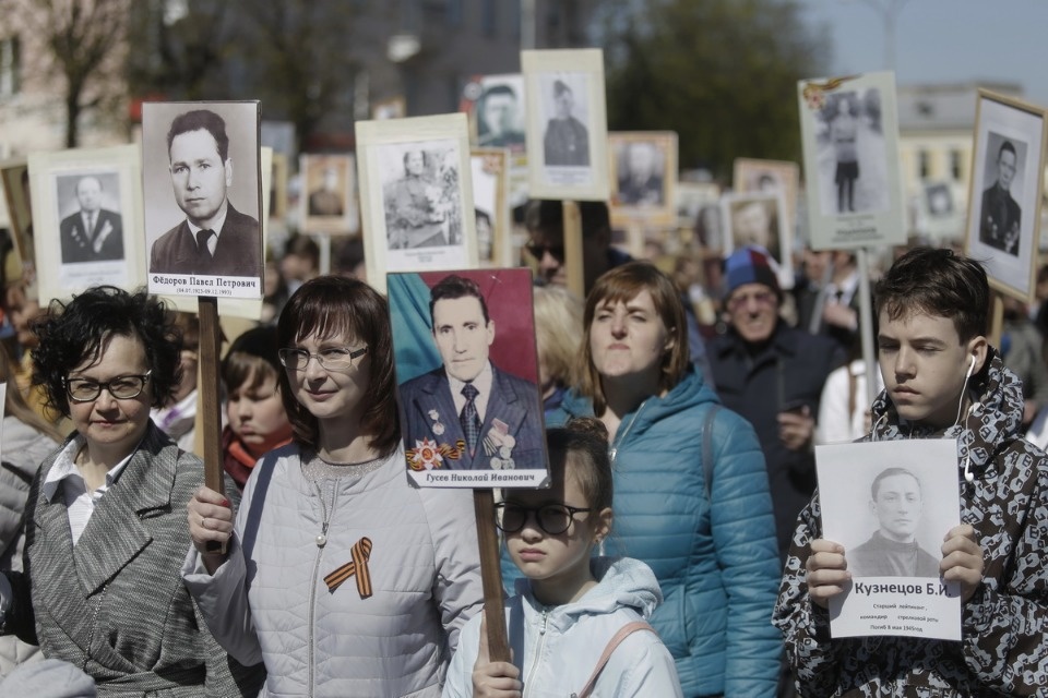 «Бессмертный полк» прошел по центральным улицам Пскова