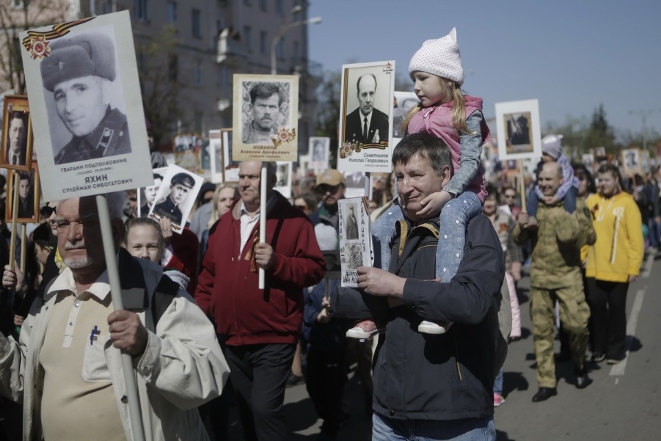 «Бессмертный полк» прошел по центральным улицам Пскова