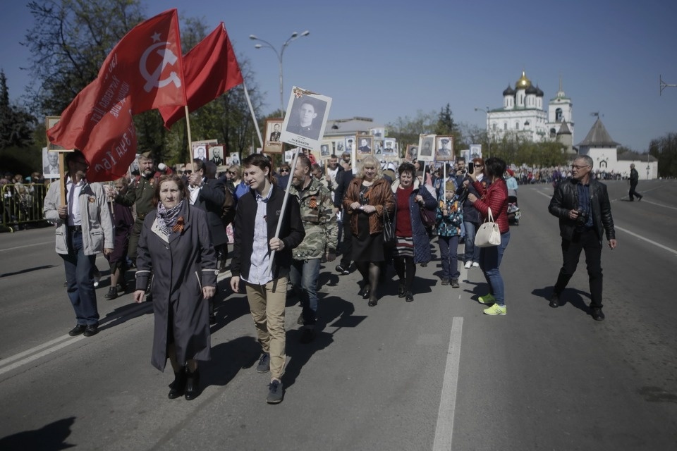 «Бессмертный полк» прошел по центральным улицам Пскова