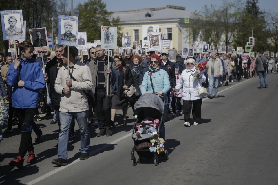 «Бессмертный полк» прошел по центральным улицам Пскова