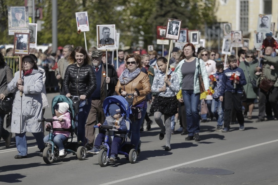 «Бессмертный полк» прошел по центральным улицам Пскова