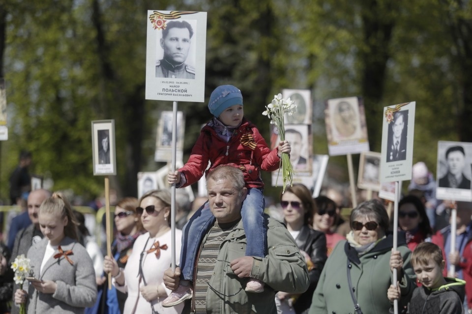 «Бессмертный полк» прошел по центральным улицам Пскова