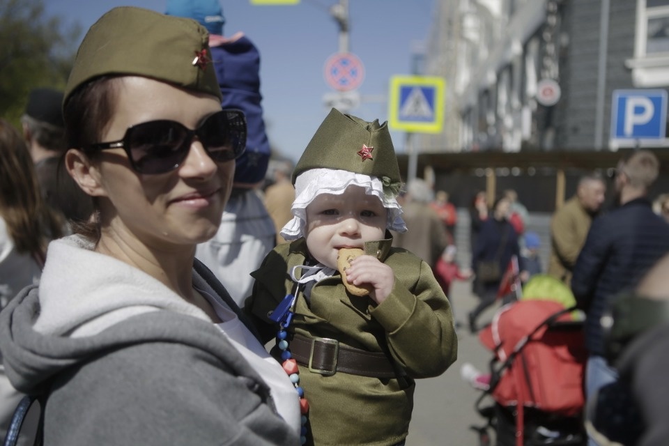 «Бессмертный полк» прошел по центральным улицам Пскова