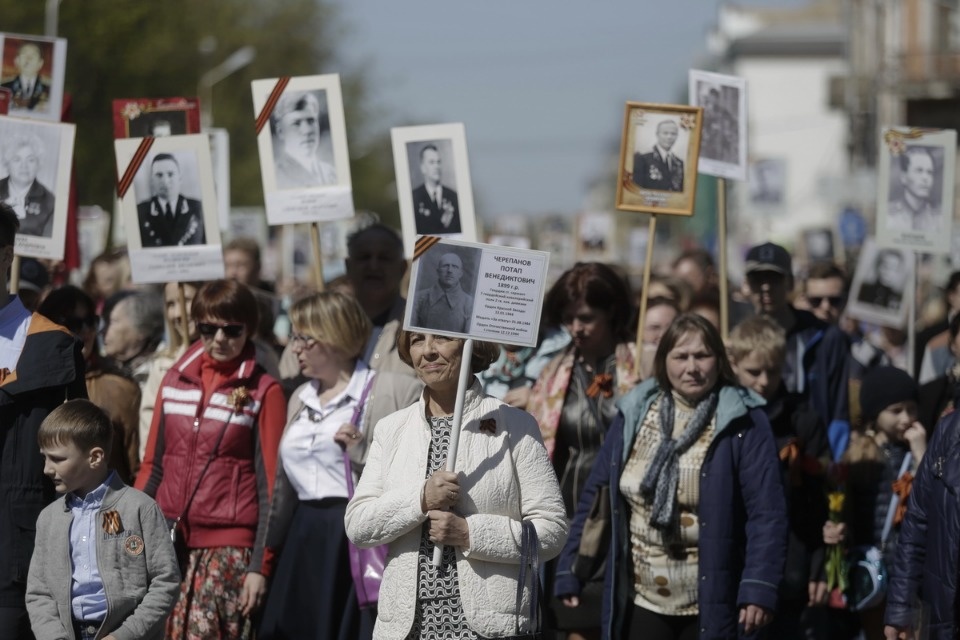 «Бессмертный полк» прошел по центральным улицам Пскова
