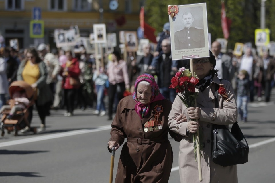«Бессмертный полк» прошел по центральным улицам Пскова