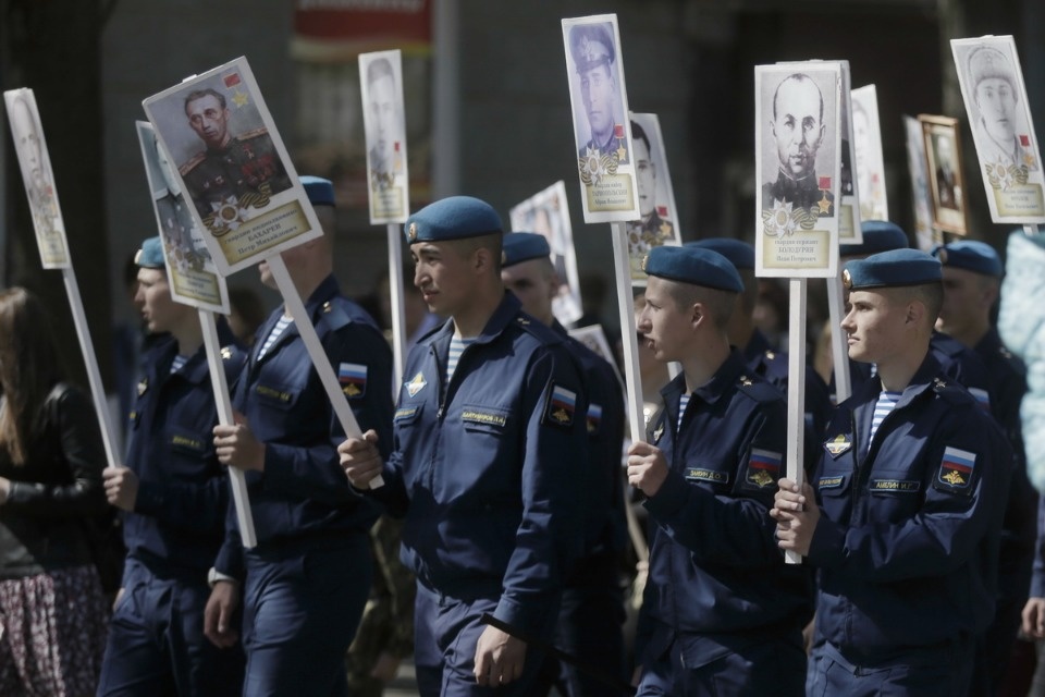 «Бессмертный полк» прошел по центральным улицам Пскова