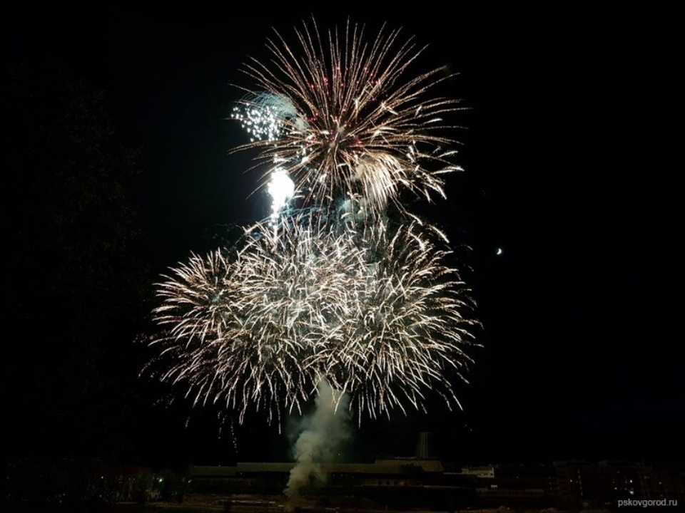 В Псковской области 115 тысяч человек участвовали в торжествах по случаю Дня Победы