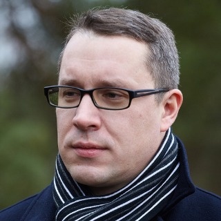 Дюжина сотрудников компании «Экопром» вычистила остров Залита от мусора