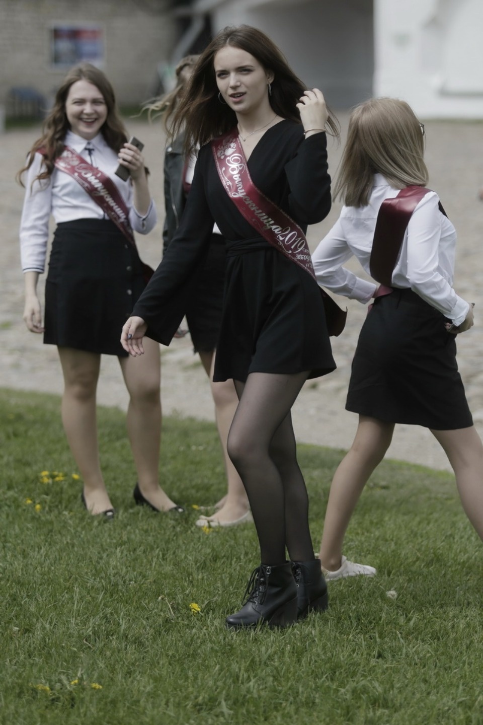 Последний звонок прозвенел для выпускников псковских школ