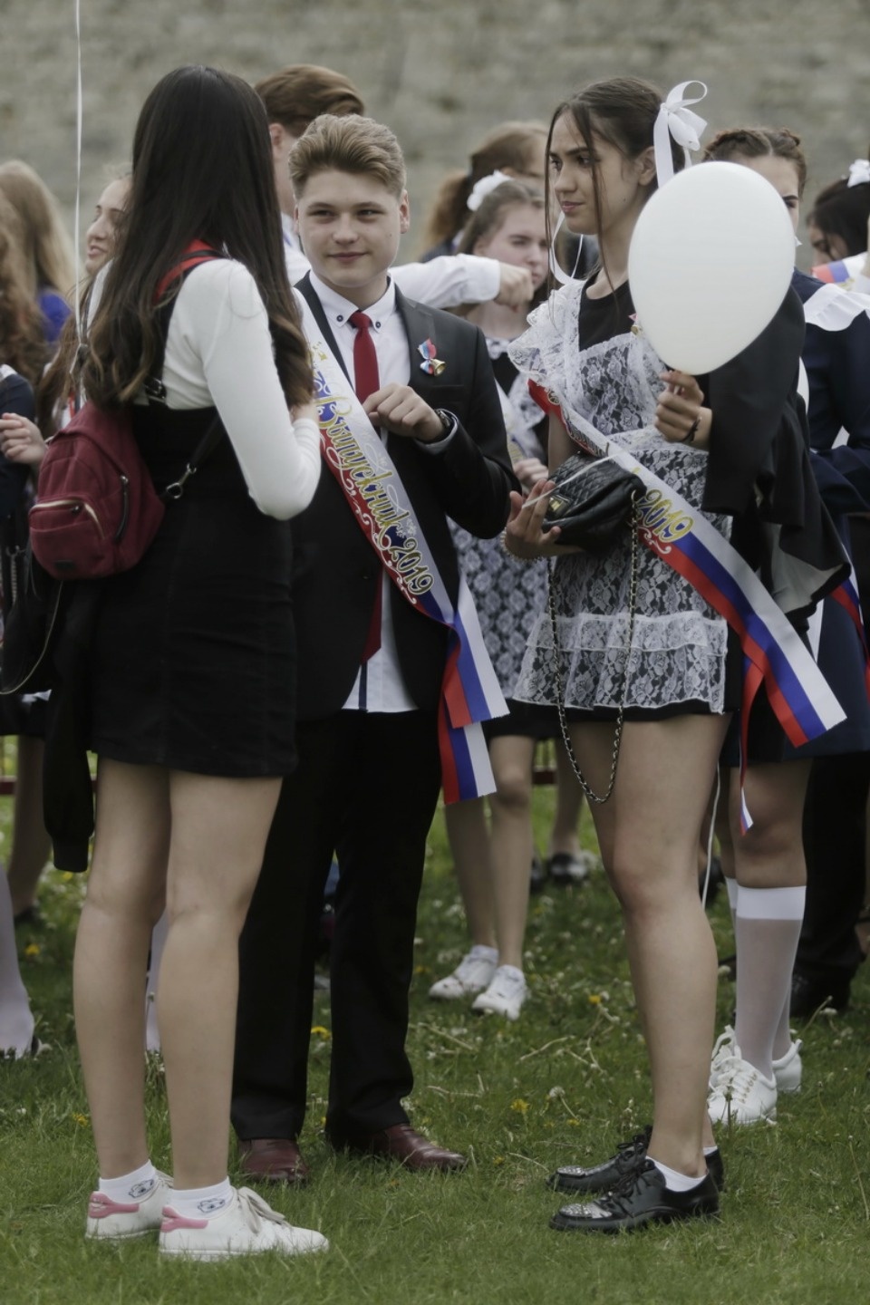 Последний звонок прозвенел для выпускников псковских школ