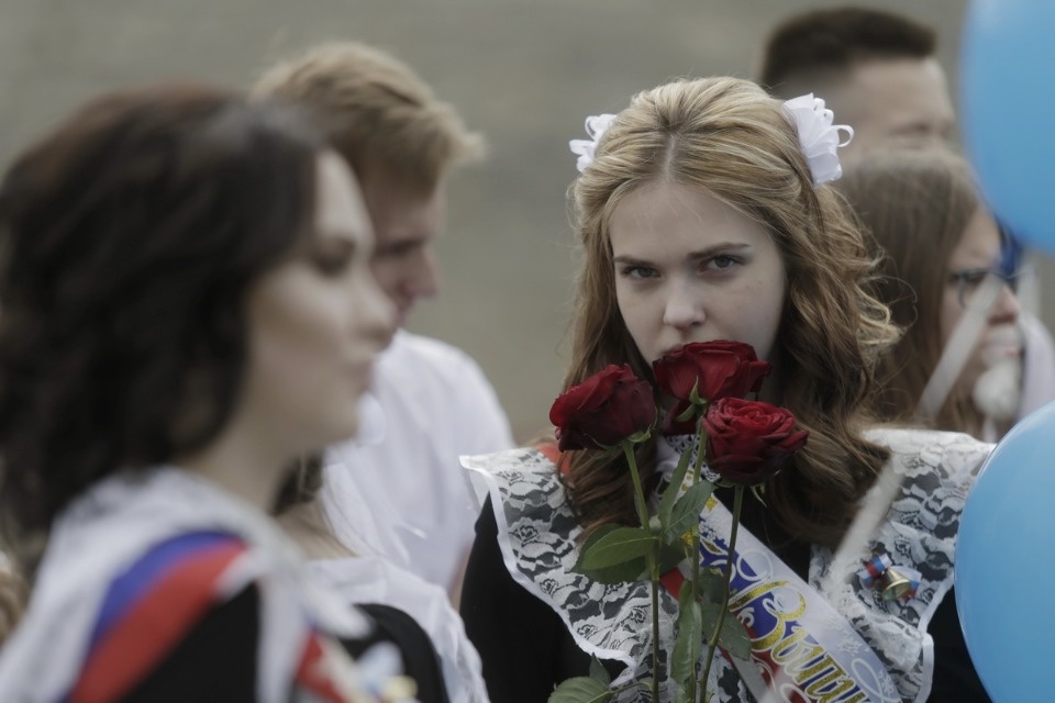 Последний звонок прозвенел для выпускников псковских школ