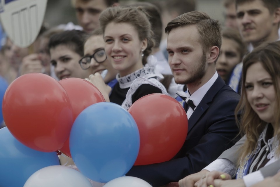 Последний звонок прозвенел для выпускников псковских школ